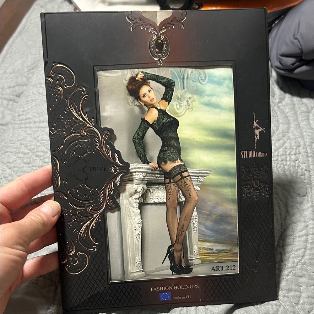 Black Fashion Hold-Ups